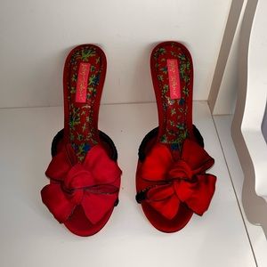 Betsey Johnson “ Red Heels with Bow “ 👠
